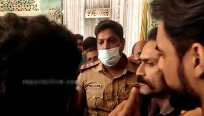 നടൻ ടൊവിനോയുടെ ഷൂട്ടിംഗ് സെറ്റില്‍ തല്ല്; വെയ്സ്റ്റ് ഇടുന്നത് ചോദ്യം ചെയ്ത നാട്ടുകാരനെ തല്ലി ഷൈന്‍ ടോം ചാക്കോ