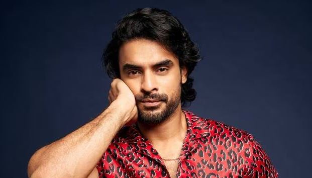  ഒരു സിനിമ സക്‌സസ് ആയി കഴിയുമ്പോള്‍ ആണ് നമ്മുടെ ശമ്പളം തീരുമാനിക്കപ്പെടേണ്ടത് എന്നാണ് ഞാന്‍ വിശ്വസി ക്കുന്നത്; വലിയ ഹിറ്റ് ആയില്ലെങ്കില്‍ വലിയ ശമ്പളവും തരേണ്ട;  അന്വേഷിപ്പിന്‍ കണ്ടെത്തും ഇന്ന് തിയേറ്ററിലെത്തുമ്പോള്‍ ടോവിനോയുടെ വാക്കുകളും കൈയ്യടി നേടുന്നു