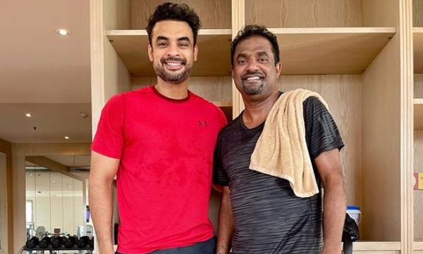  മിന്നല്‍ മുരളിയും സ്പിന്നര്‍ മുരളിയും;  ഇതിഹാസ സ്പിന്നര്‍ മുത്തയ്യ മുരളീധരനെ കാണുവാന്‍ അവസരം ലഭിച്ച സന്തോഷം പങ്ക് വച്ച് ടൊവിനോ
