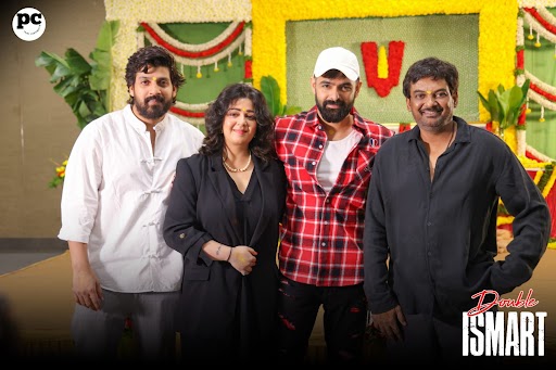  റാം പൊതിനേനി, പുരി ജഗന്നാഥും വീണ്ടും  ഒന്നിക്കുന്നു;പാന്‍ ഇന്ത്യന്‍ ചിത്രം 'ഡബിള്‍ ഐ സ്മാര്‍ട്' ലോഞ്ച് താരനിബിഡമായി