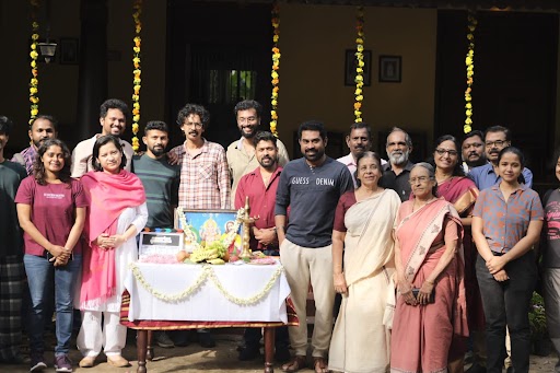 നാട്ടിന്‍ പുറത്തെ ഒരു തറവാടിനെ കേന്ദ്രീകരിച്ചുളള കഥയുമായി നാരായണീന്റെ  മൂന്നാണ്‍ മക്കള്‍;ചിത്രീകരണം തുടങ്ങി