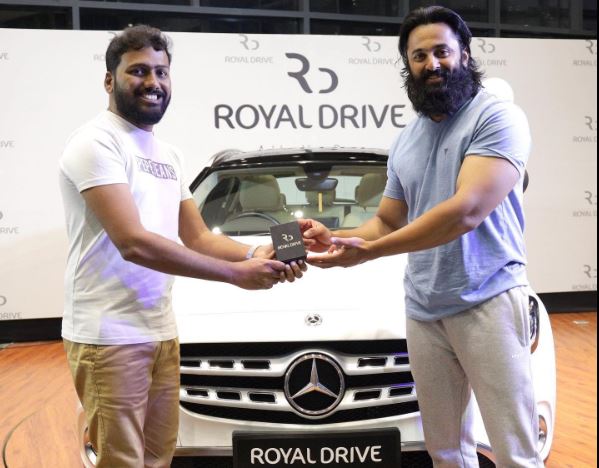  നിങ്ങള്‍ ഇത് അര്‍ഹിക്കുന്നു; മേപ്പടിയാന്‍ സംവിധായകന്‍ വിഷ്ണു മോഹന് ബെന്‍സ് സമ്മാനമായി നല്‍കി ഉണ്ണി മുകുന്ദന്‍