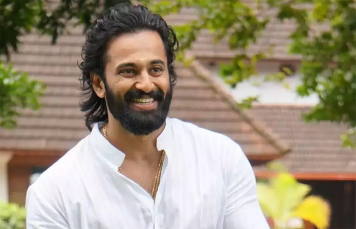  ആ സിനിമയുടെ തിരക്കഥ ഫിലിം സ്‌കൂളില്‍ പഠിപ്പിക്കേണ്ടതാണ്; മള്‍ട്ടിസ്റ്റാര്‍ സിനിമകളിലെ ഒരു മാസ്റ്റര്‍പീസാണ് ആ ചിത്രം; ട്വന്റി-20 മലയാള ചിത്രത്തെ കുറിച്ചു ഉണ്ണി മുകുന്ദന്‍