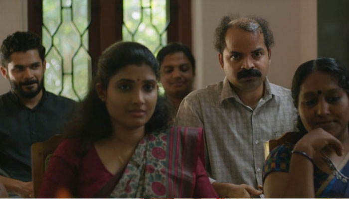 ഈ ഇത് ഉണ്ടല്ലോ ഇത് അനുഭവിക്കാത്തോർക്ക് പറഞ്ഞാ മനസിലാവില്ല ഇത്; വീണ്ടും അദ്ധ്യാപക വേഷത്തിൽ ചിരിപ്പിച്ച് വിനയ് ഫോർട്ട്; തമാശ ടീസർ കാണാം