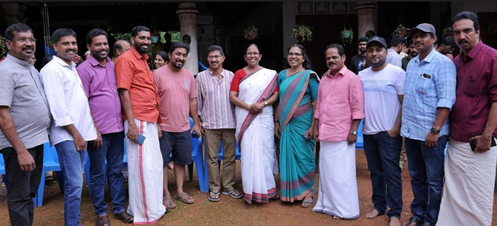  ഒരു ജാതി ജാതകം ലോക്കേഷനില്‍ ശൈലജ ടീച്ചര്‍;നടന്‍ കുഞ്ഞികൃഷ്ണന്  ആദരവ്