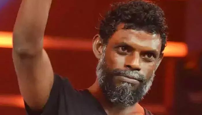  നടന്‍ വിനായകന് നേരേ കയ്യേറ്റം; ഹൈദരാബാദ് വിമാനത്താവളത്തില്‍ വച്ച് സി ഐ എസ് എഫ് ഉദ്യോഗസ്ഥര്‍ മര്‍ദ്ദിച്ചതായി വിനായകന്‍ വാക്കുതര്‍ക്കമെന്ന് സൂചന