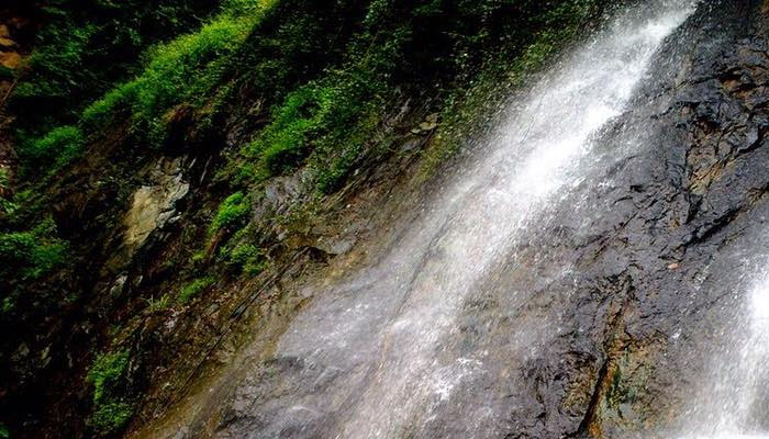 ദൃശ്യഭംഗി ഒരുക്കി അയ്യപ്പനോവ് വെള്ളച്ചാട്ടം